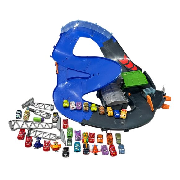 Disney Pixar Cars Motorized Super Speedway Micro Drifters Playset 2012 w/33 Cars - Picture 2 of 16